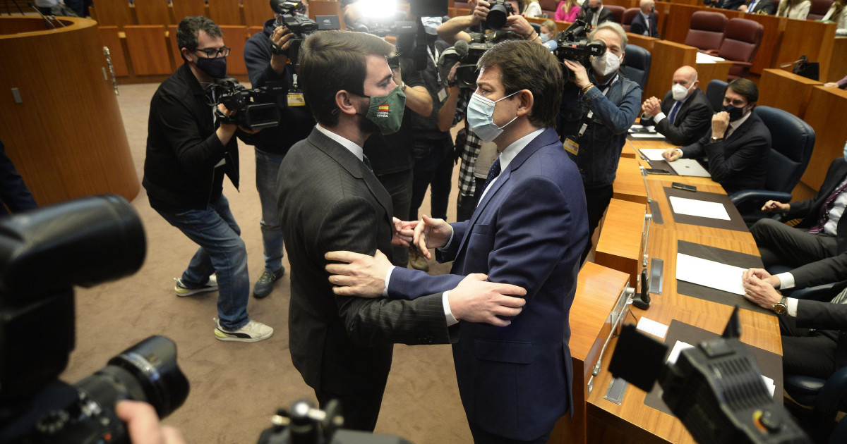 Vox quiere empujar al PP de Feijóo a pactar coaliciones de gobierno en ...