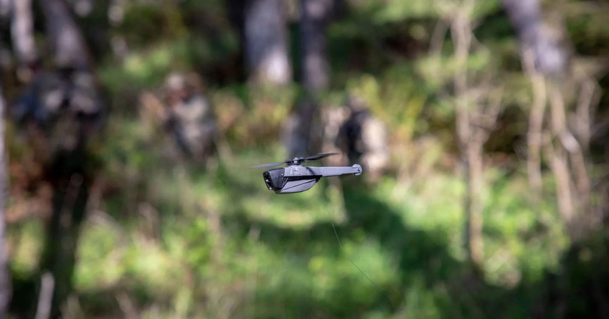 Asi son los diminutos drones espia que Reino Unido entregara a Ucrania para introducirlos en las lineas rusas