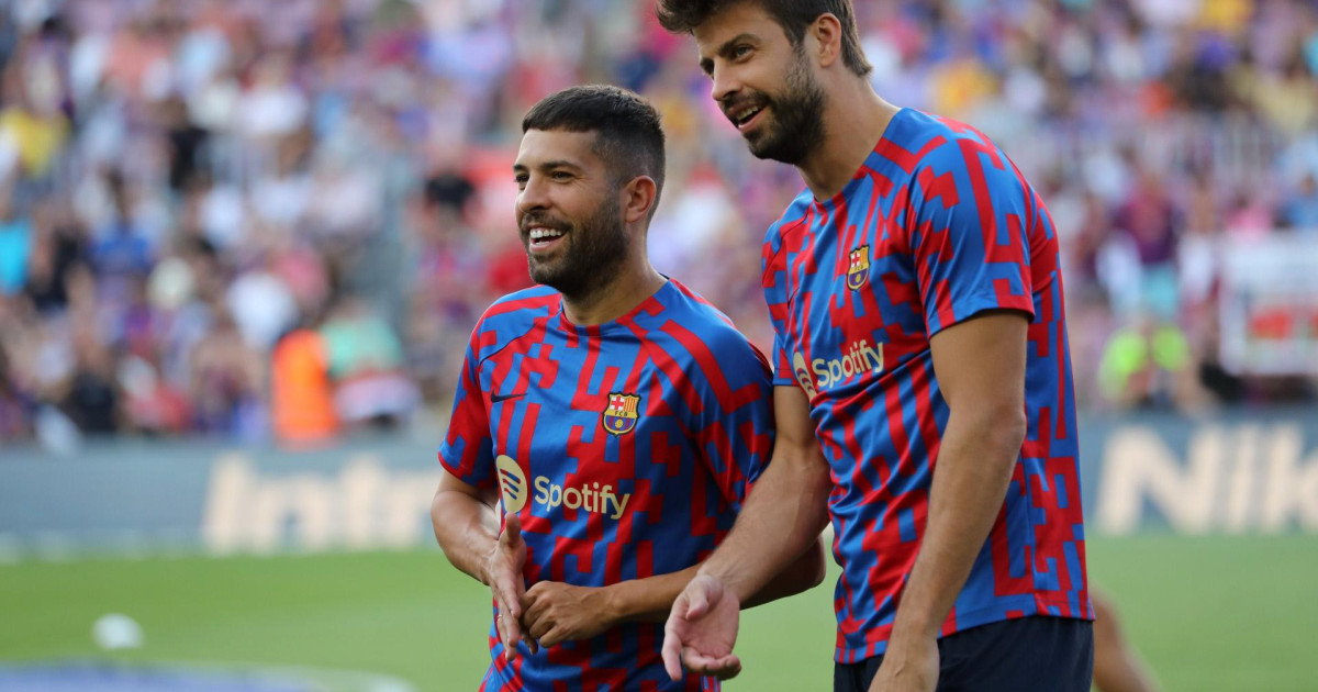 El Barcelona ya señala a Piqué, Alba y Busquets: 100 millones de gasto sin  crédito deportivo