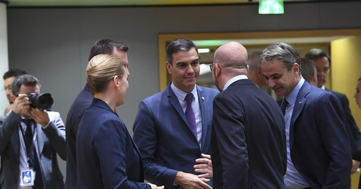 Los líderes de la UE logran un acuerdo mínimo para topar el gas que ...