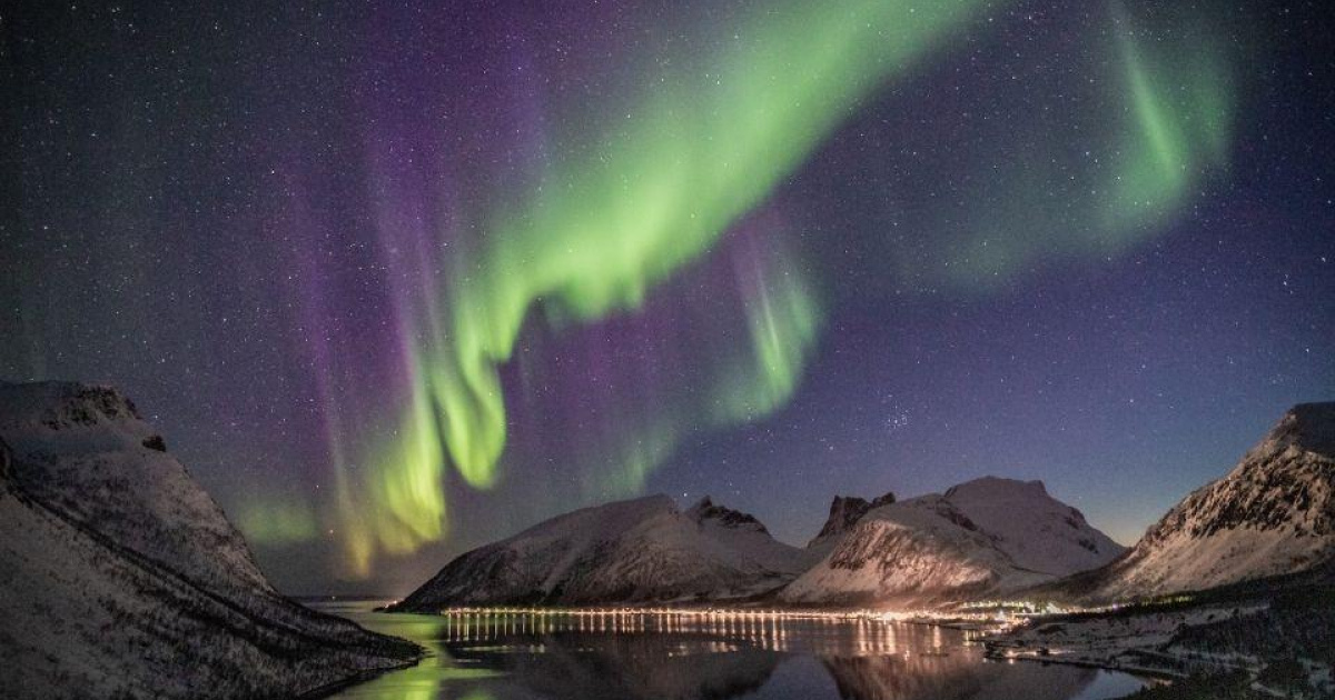 La Norvegia ha sperimentato un’incredibile aurora rosa a causa di questo strano fenomeno