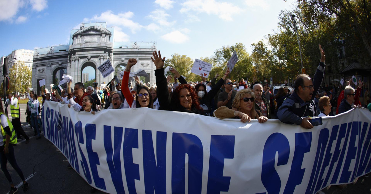 La marcha por la sanidad pública reúne a miles de manifestantes en Madrid
