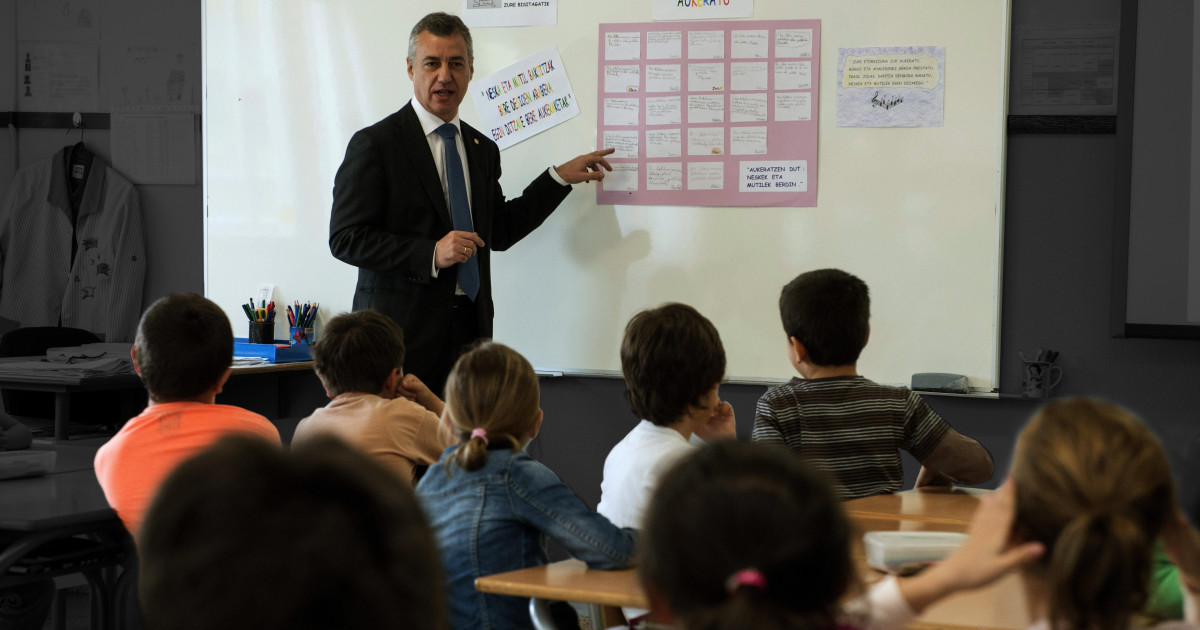 La amenaza de la nueva ley educativa vasca: «El plan es reducir al ...