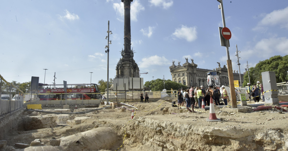 Obras en La Rambla de Barcelona destapan un patio de armas del siglo ...