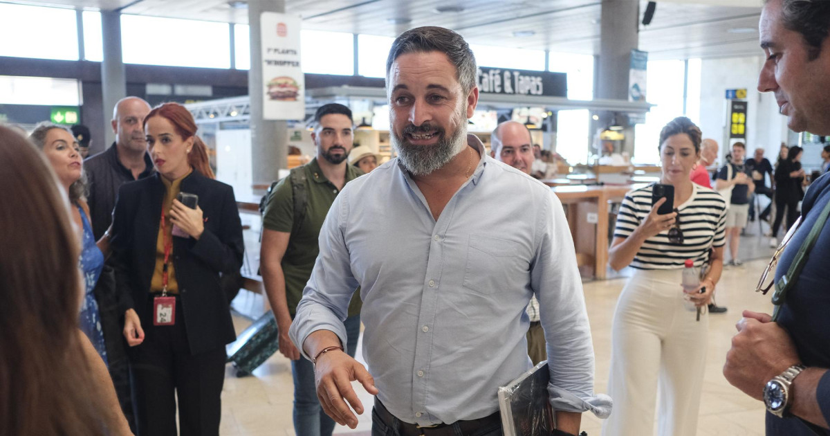 Abascal culpa a los Gobiernos y las ONGs de la inmigración ilegal y ...