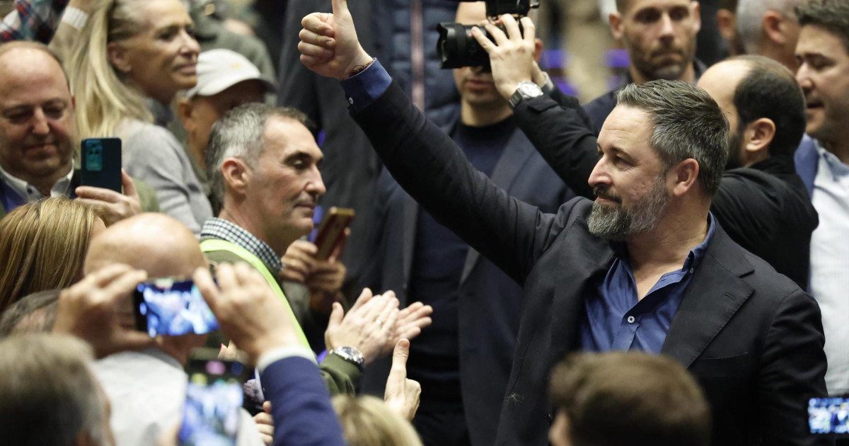 Abascal ve a Vox como un partido que no atiende a modas, frente a ...