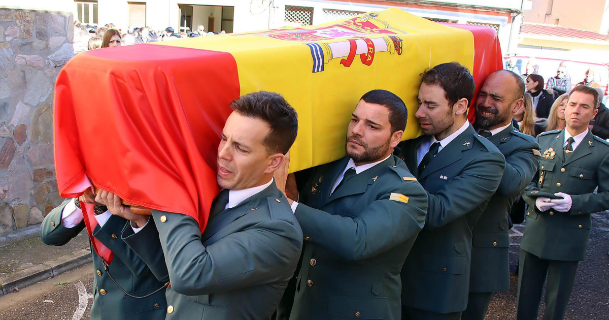 Barbate recuerda a los dos guardias civiles asesinados por el narco ...