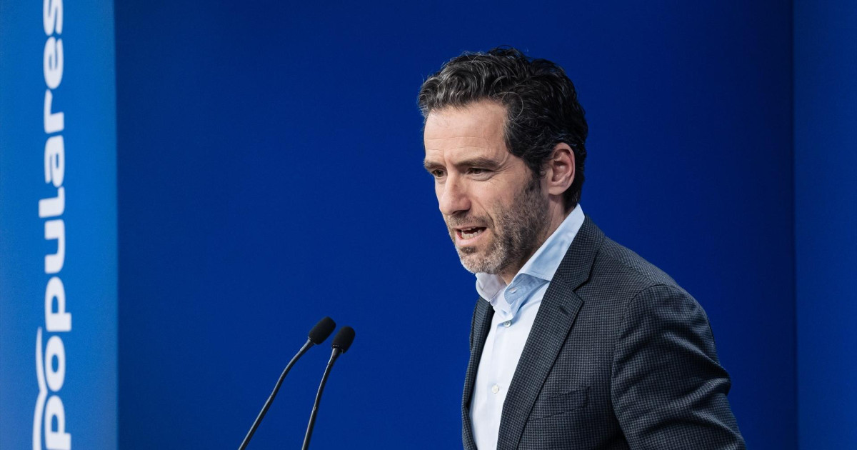 Borja Sémper (PP) ofrece una rueda de prensa, en directo