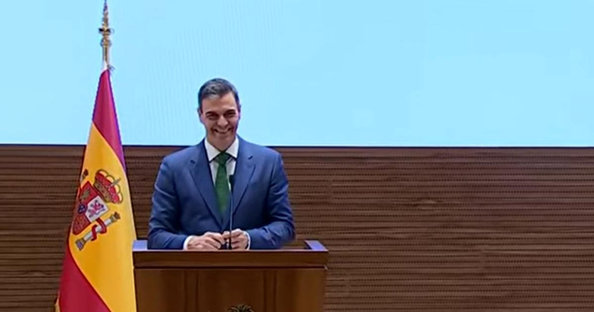 Sánchez Se Ríe Al Ser Preguntado Por La Amenaza De Referéndum De Sánchez Se Ríe Al Ser Preguntado Por La Amenaza De Referéndum De