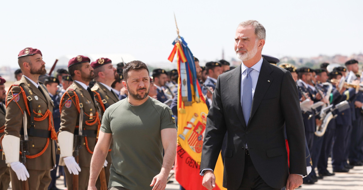 El Rey recibe a Zelenski como a un héroe y le asegura que España ...