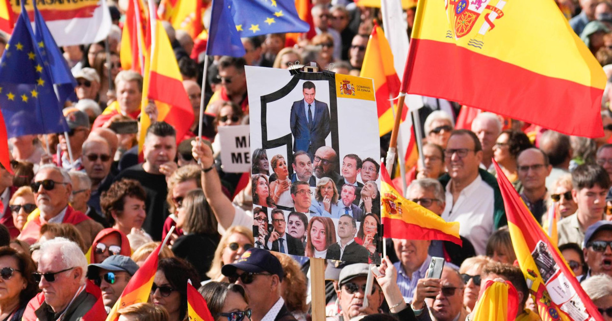 Decenas de miles de españoles claman en Madrid contra la deriva «tirana ...