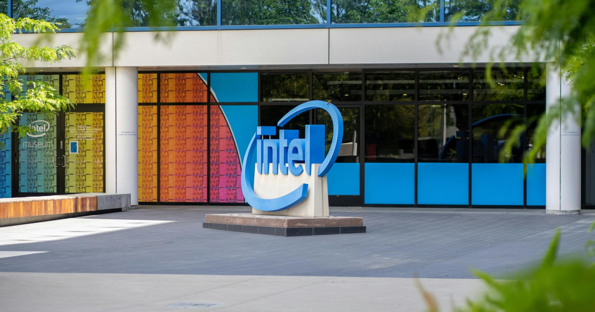 La Administración Trump estudia comprar el 10 % de Intel tras pedir la ...