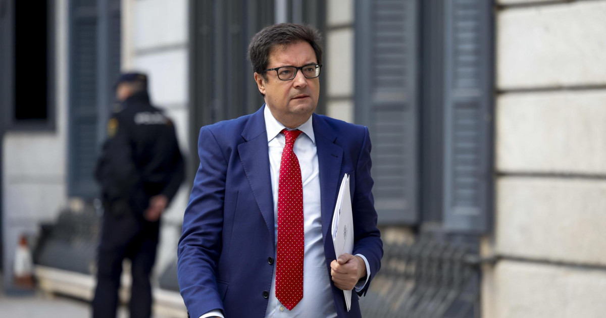 Óscar López da plantón a las multinacionales en plena pugna sobre el