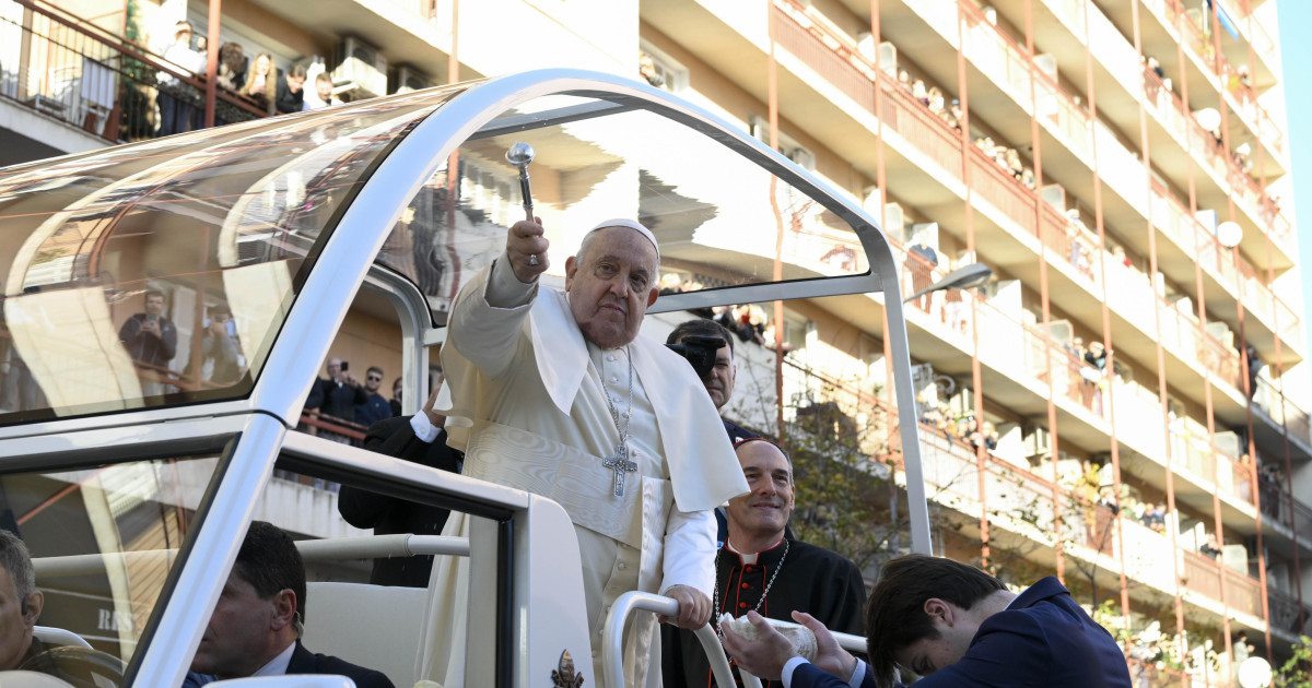Sigue la Santa Misa presidida por el Papa Francisco en Córcega, en directo