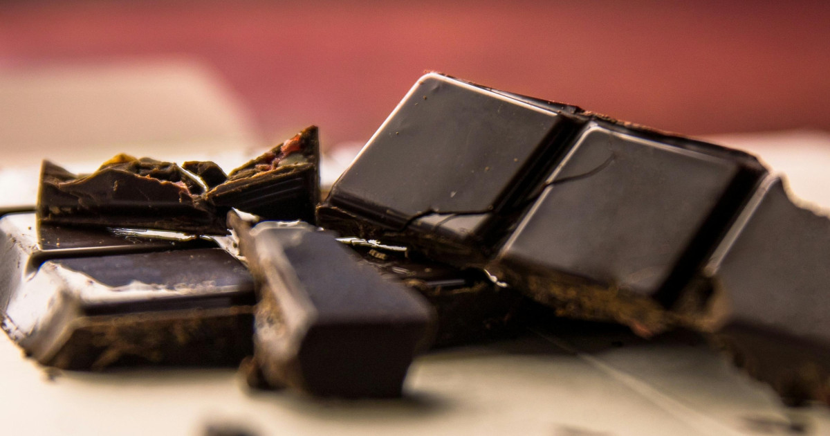 私たちの毎日の食事にブラックチョコレートを含めるのは良いことですか？