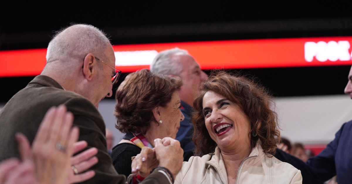 Chaves y Magdalena Álvarez, condenados por los ERE, firman un ...