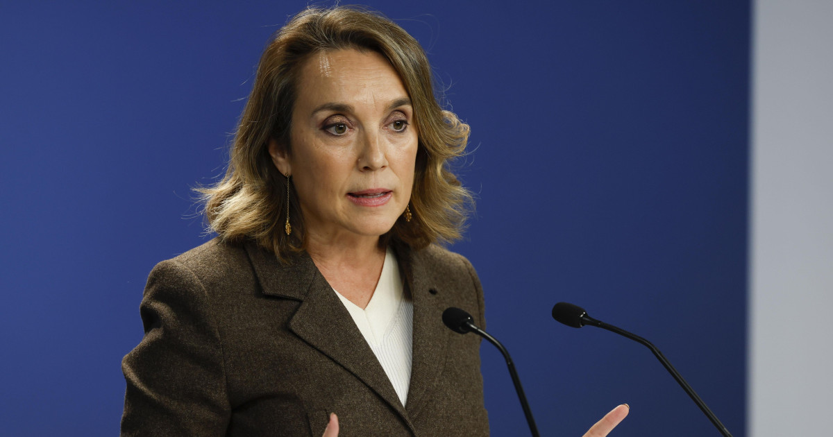 Cuca Gamarra ofrece una rueda de prensa, en directo