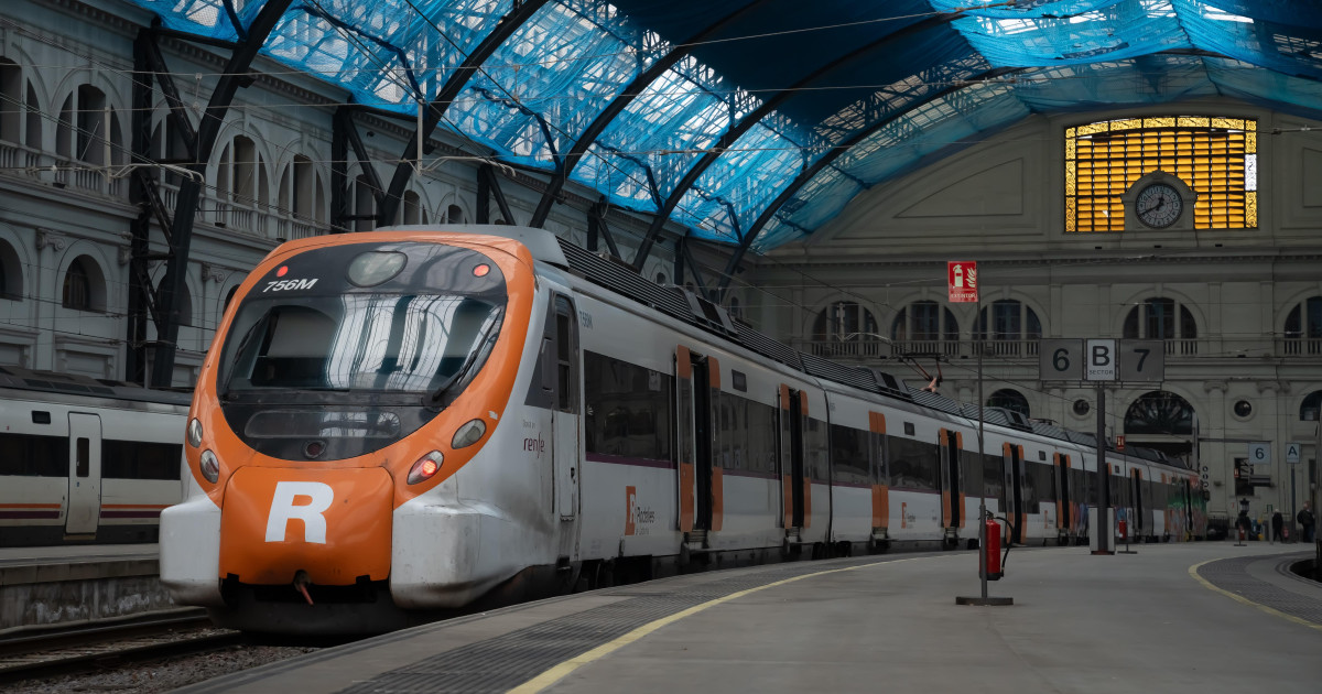 La Generalitat exige medidas «urgentes» a Renfe y Adif para mejorar el ...
