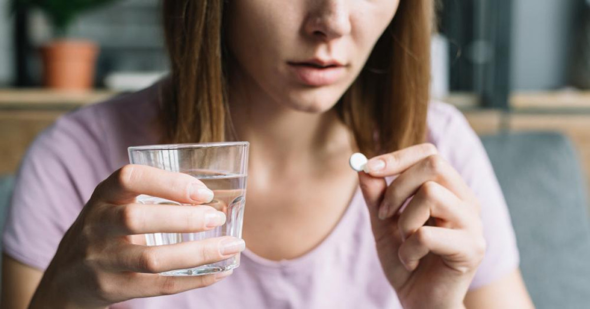 Las mujeres tienen casi el doble de probabilidad de sufrir reacciones ...