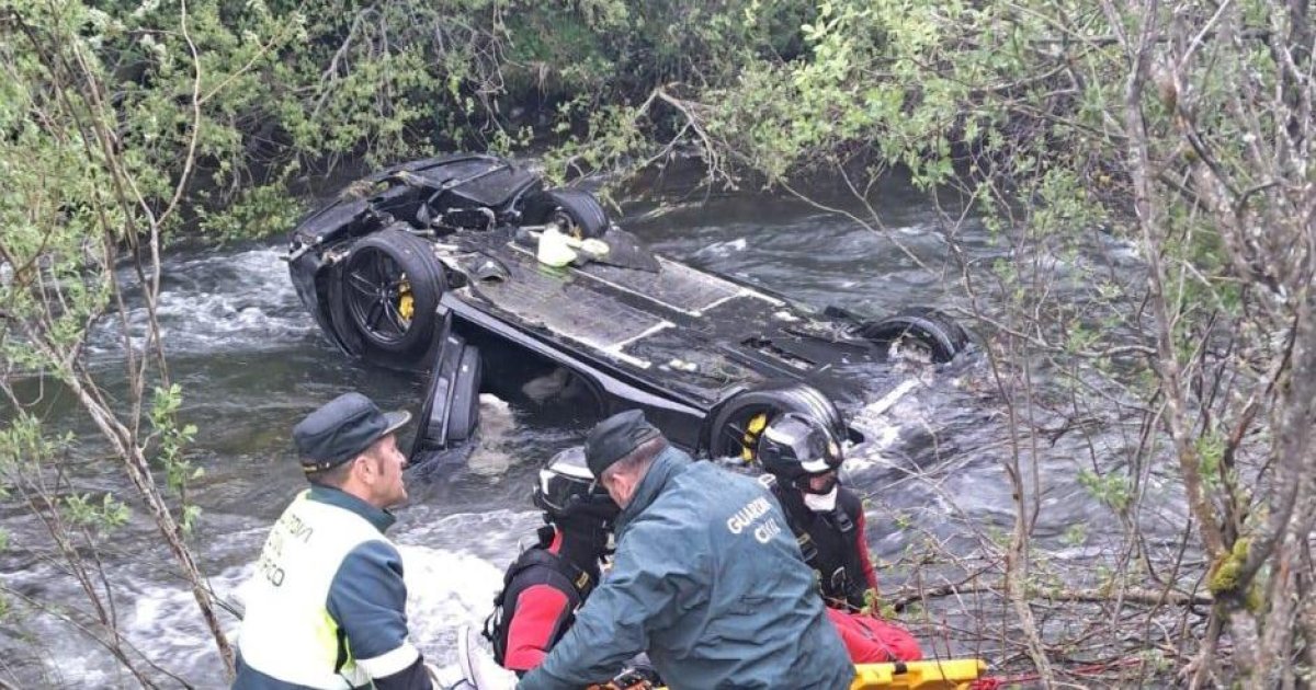 El inexplicable siniestro de un Ferrari acaba con la vida de sus dos ...