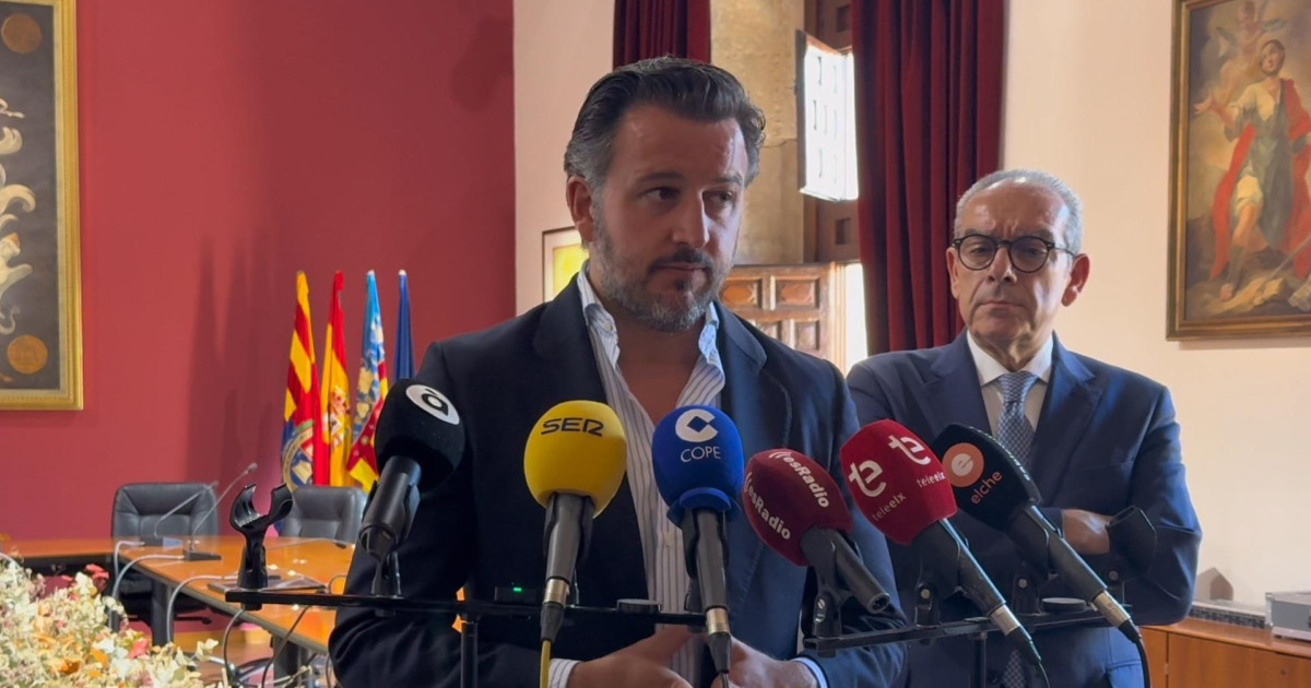 El alcalde de Elche informa de su estado de salud tras su ingreso ...