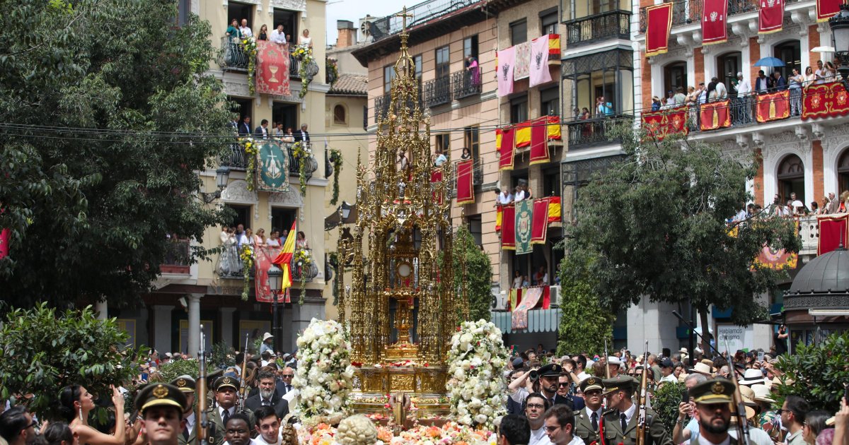 La procesión del Corpus en Toledo vuelve a ser el mayor espectáculo del ...