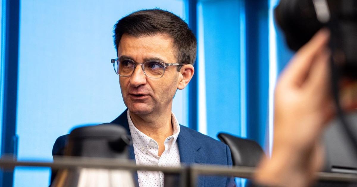 El presidente de RTVE carga contra la revista ¡Hola! por no contar con ...