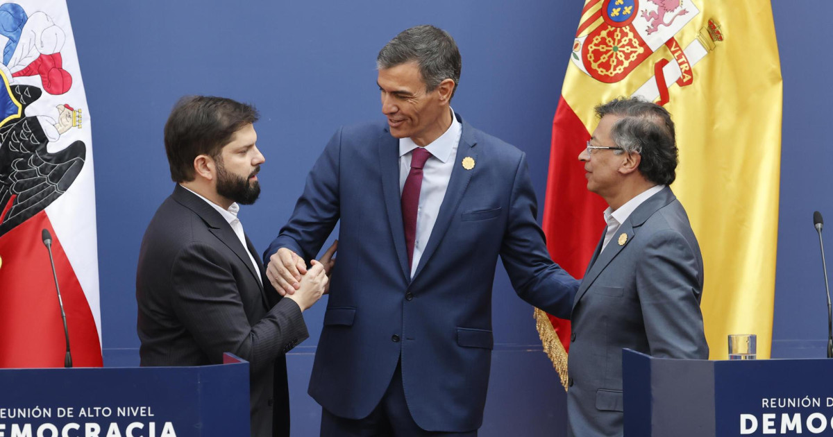Sánchez firma en Chile una declaración «en defensa de la democracia ...