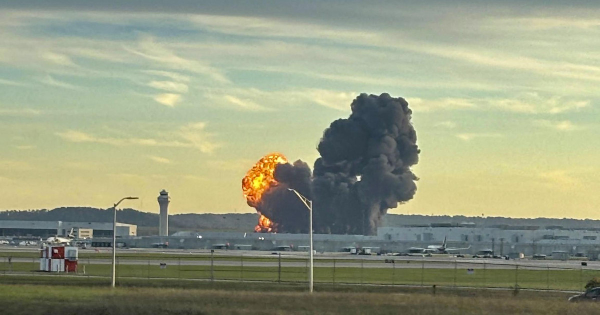 Al menos nueve muertos tras el accidente de un avión que se ha estrellado en el aeropuerto de Kentucky