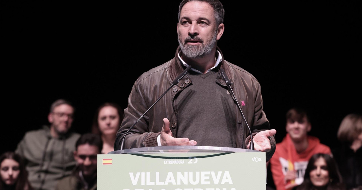 Abascal pide a Feijóo y a Page que se junten «para algo» y presenten ...