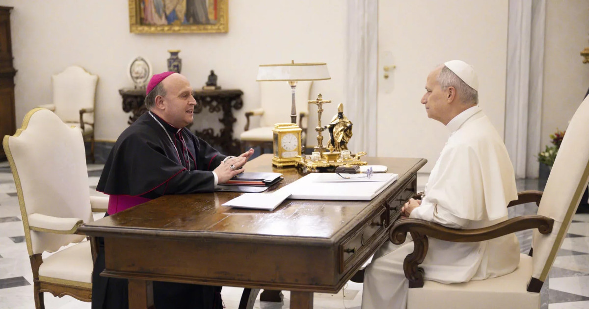 El Papa León XIV recibe al arzobispo de Santiago para impulsar el Año ...