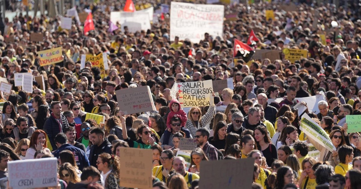 Los sindicatos mayoritarios de docentes rechazan el pacto con la ...