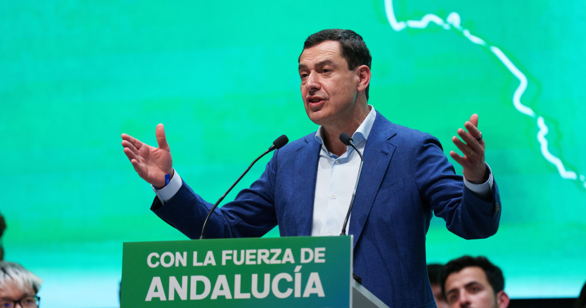 Juanma Moreno participa en un acto de cierre de campaña del PP en ...