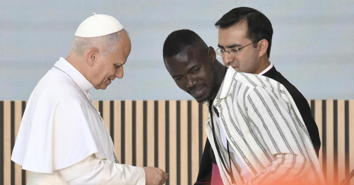 Las lágrimas de Khadry, el senegalés que se ha emocionado ante el Papa al recordar su complicado proceso migratorio