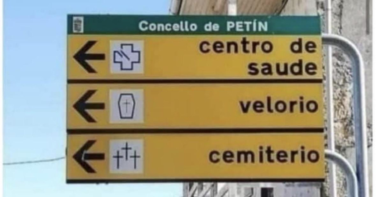 La nueva señal viral de un pueblo gallego: «En Galicia van por orden: centro de salud, velatorio y cementerio»