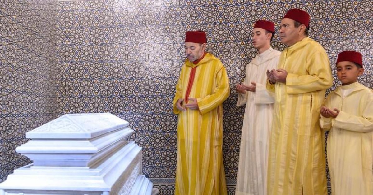 Mohamed VI junto a la familia real