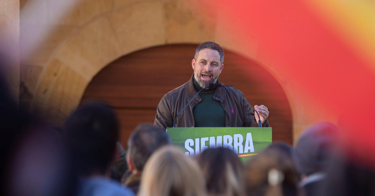 Abascal advierte que no regalará sus votos ni sus escaños al PP