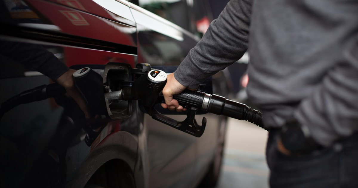 La OCU ve «insuficiente» rebajar 20 céntimos los carburantes y pide ...