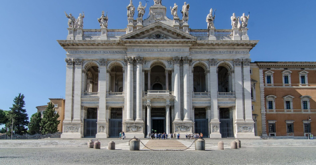 Cuál fue la primera iglesia católica en el mundo? Cuál fue la primera iglesia católica en el mundo?