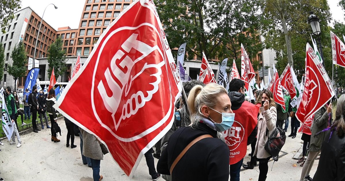 El Gobierno ofrece una mejora salarial a los funcionarios, con una