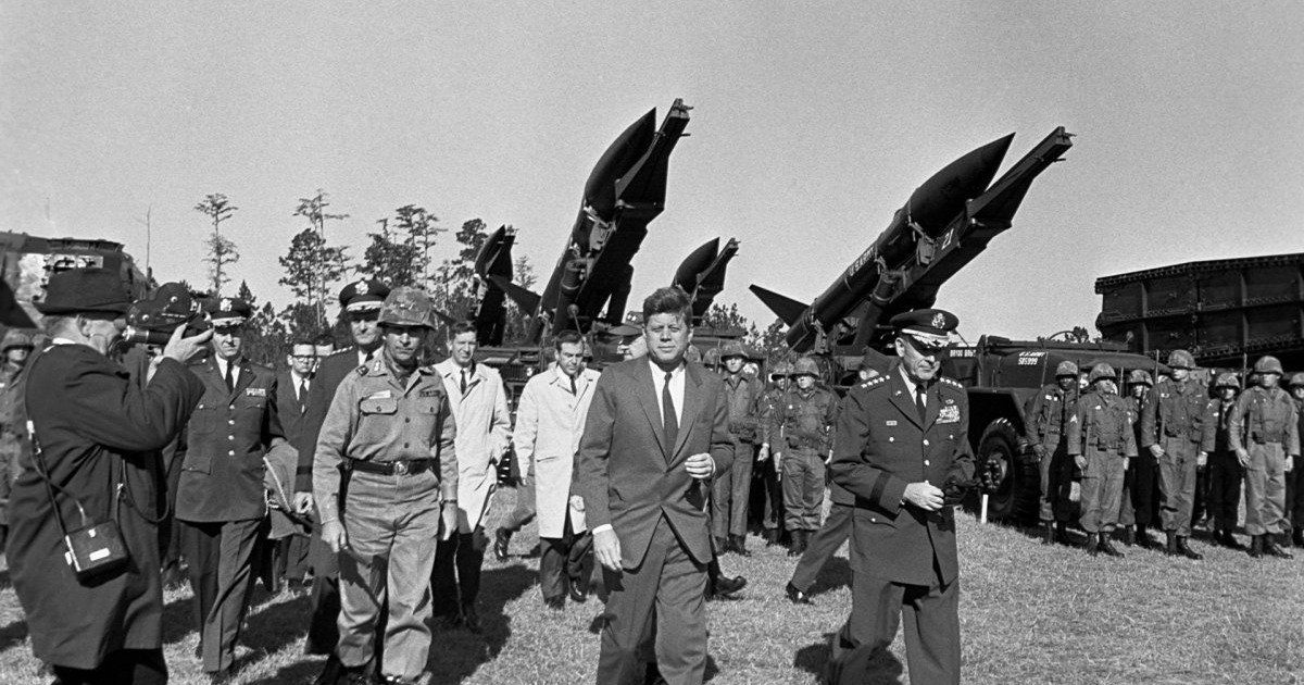 ¿En qué se asemeja la crisis de los misiles de 1962 con la situación