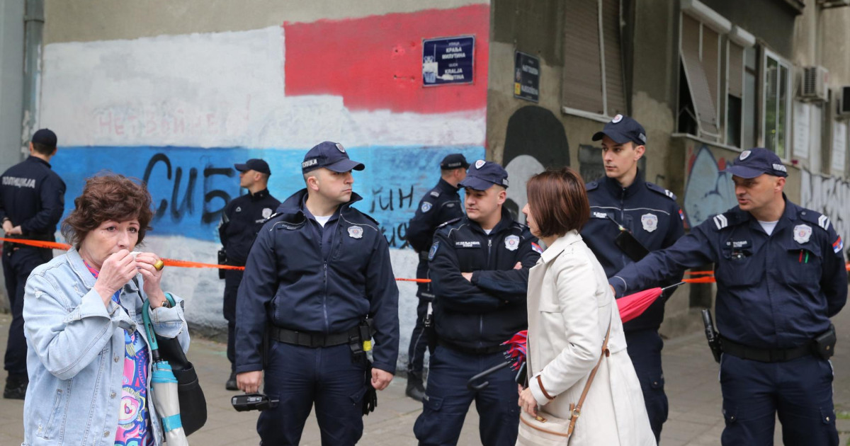 Mueren ocho niños en un tiroteo en un colegio de Belgrado