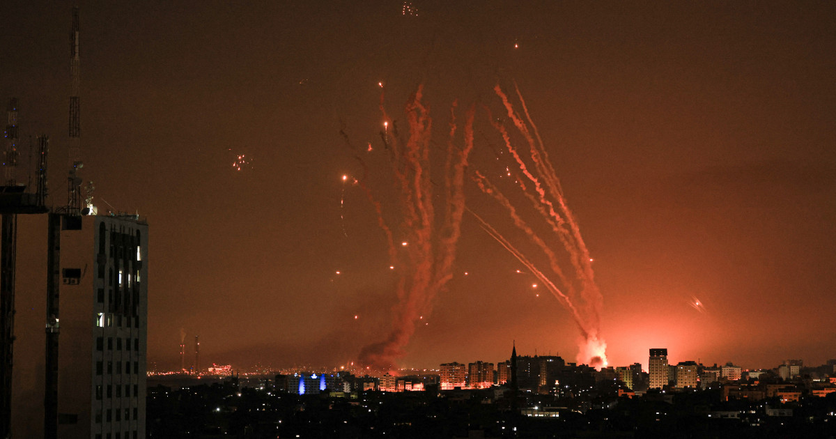 Israel prosigue con los ataques aéreos masivos en Gaza por segunda ...