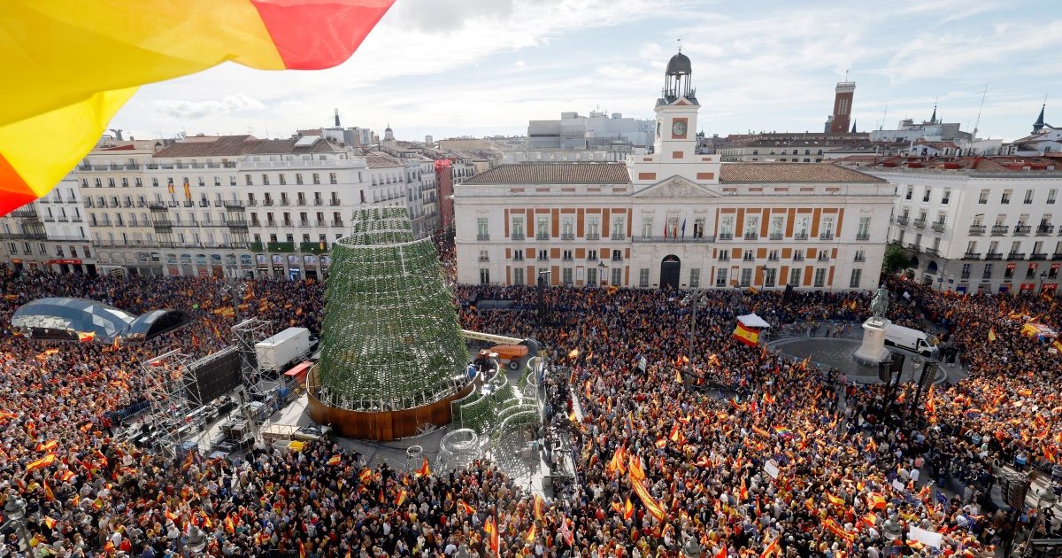 Las mejores imágenes de la manifestación contra la amnistía en Madrid