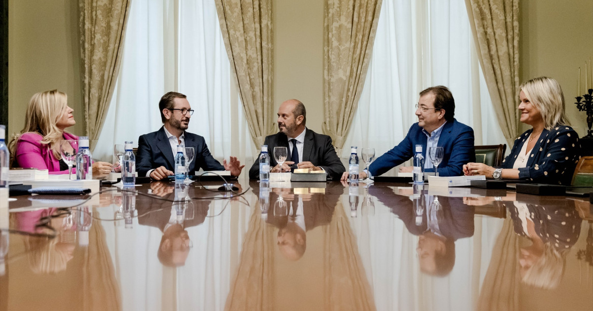 Los miembros de PP y PSOE de la Mesa del Senado acuerdan subirse el ...