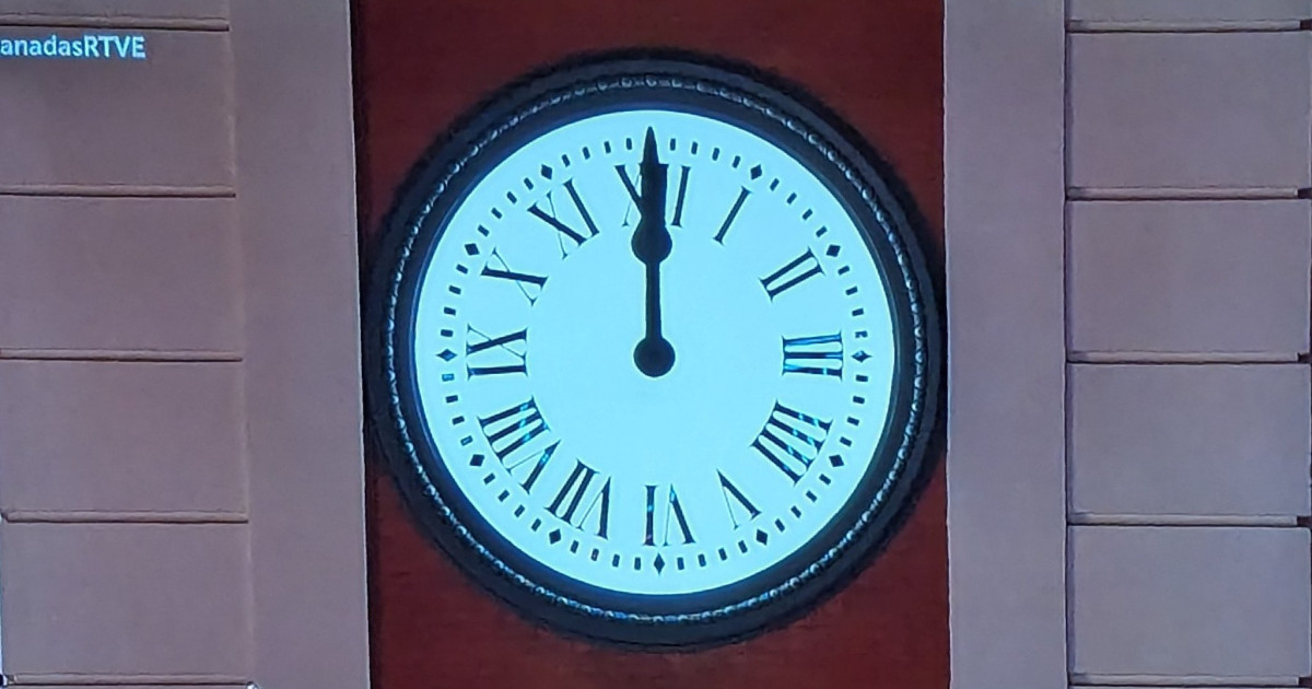 Por que el reloj de la Puerta del Sol tiene un IIII en vez de IV