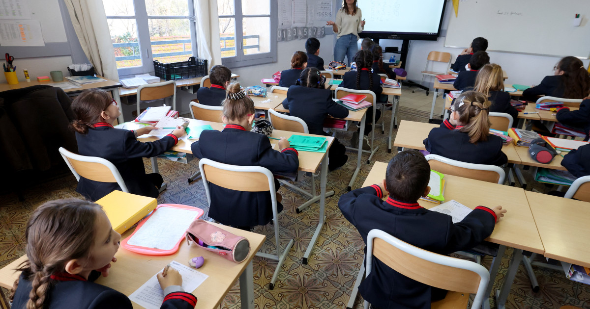 Francia Comienza A Implantar El Uniforme En Las Escuelas Públicas Para