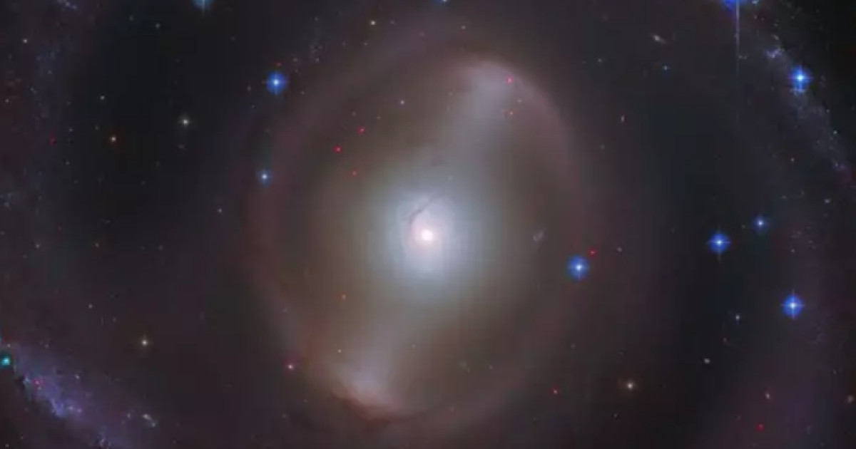 El telescopio espacial Hubble detecta una magnífica galaxia barrada
