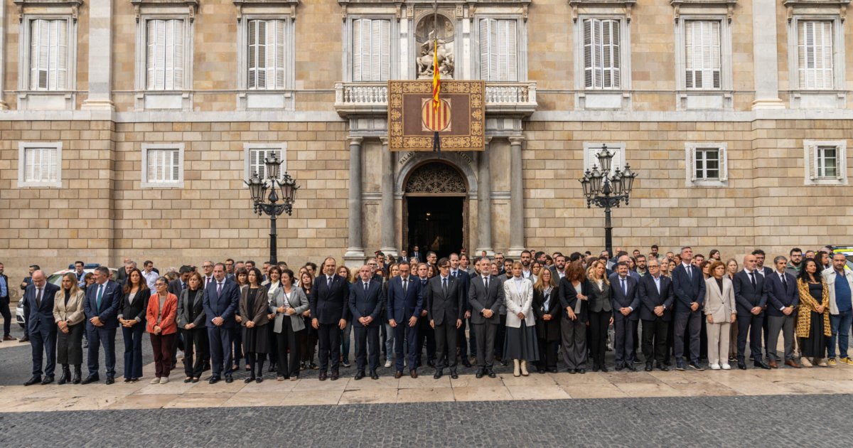 Barcelona recuerda con un minuto de silencio a las víctimas de la DANA