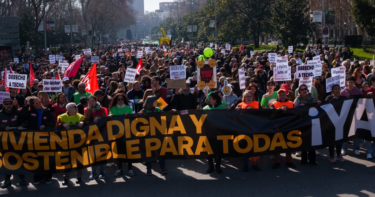 Miles de personas protestan en Madrid contra la especulación inmobiliaria